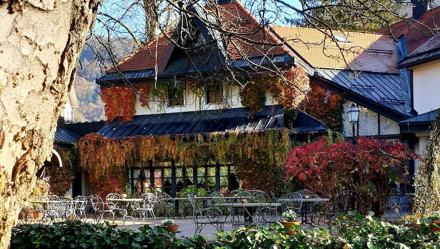 Kendov-dvorec-autumn